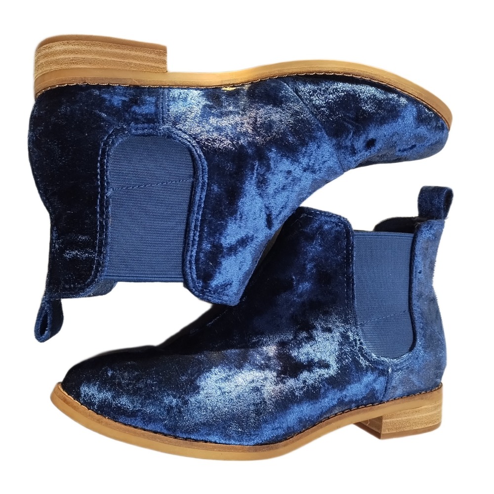 Toms Ella Chelsea Boots Womens Size 6.5 Blue Velvet Plain Toe Classic Comfort